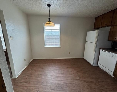 5604 Macgregor Drive - Photo Thumbnail 5