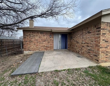 5604 Macgregor Drive - Photo Thumbnail 6