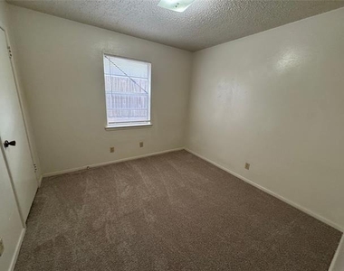 5604 Macgregor Drive - Photo Thumbnail 14