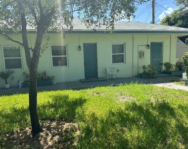 713 Ne 3rd Street - Photo Thumbnail 1