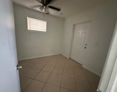 713 Ne 3rd Street - Photo Thumbnail 5