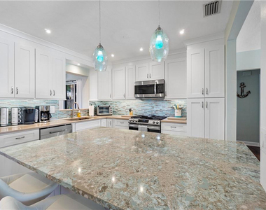 161 Se 5th Court - Photo Thumbnail 11