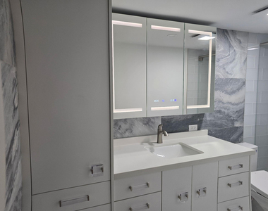 1035 Hillsboro Mile - Photo Thumbnail 3