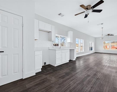710 E Lamar Street - Photo Thumbnail 15