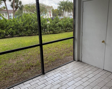 8601 Nw 34th Place - Photo Thumbnail 14