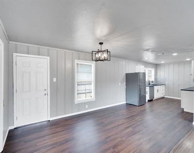 413 Shaw Street - Photo Thumbnail 6
