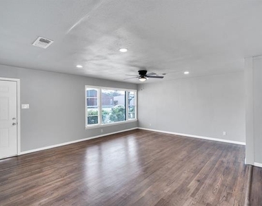 413 Shaw Street - Photo Thumbnail 1
