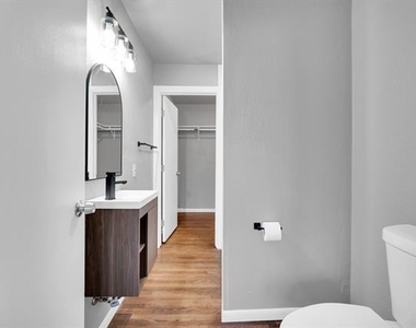 413 Shaw Street - Photo Thumbnail 18