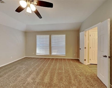 845 Royal Oak Lane - Photo Thumbnail 8
