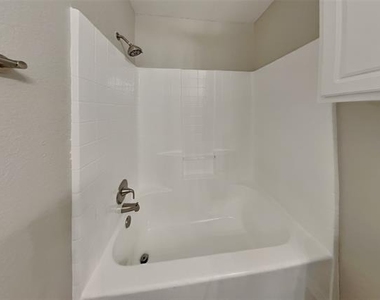 845 Royal Oak Lane - Photo Thumbnail 16