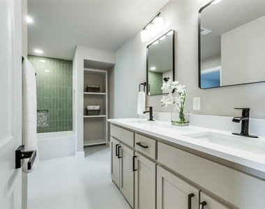 7212 Canongate Drive - Photo Thumbnail 21