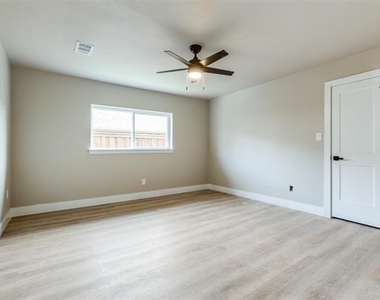 7212 Canongate Drive - Photo Thumbnail 18