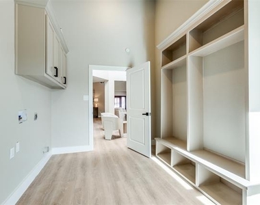 7212 Canongate Drive - Photo Thumbnail 13