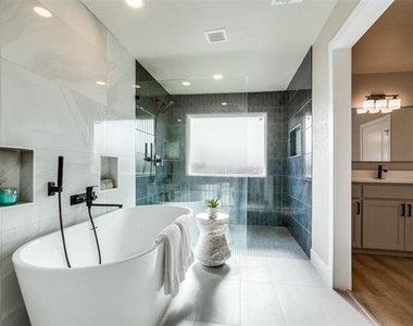 7212 Canongate Drive - Photo Thumbnail 15
