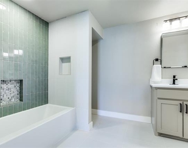 7212 Canongate Drive - Photo Thumbnail 20