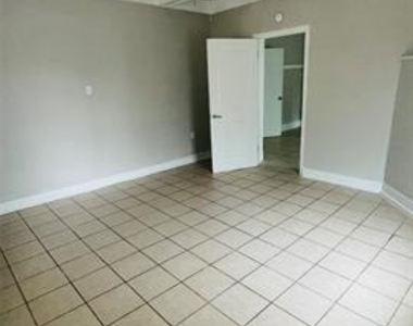 805 S Tyler Street - Photo Thumbnail 4