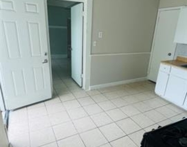 805 S Tyler Street - Photo Thumbnail 3