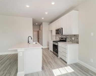 3621 Geoffrey Trail - Photo Thumbnail 6