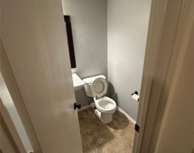 9233 Cheswick Drive - Photo Thumbnail 10