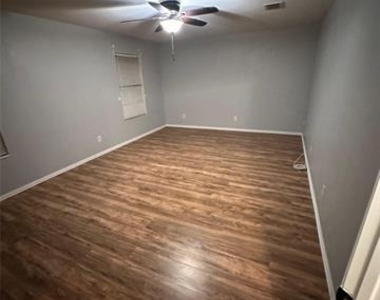 9233 Cheswick Drive - Photo Thumbnail 6