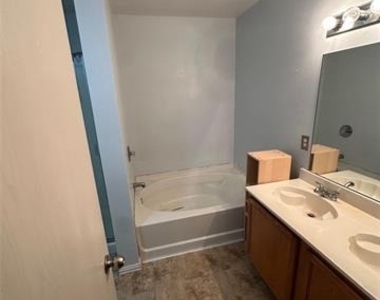 9233 Cheswick Drive - Photo Thumbnail 11