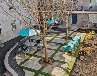 4627 Munger Avenue - Photo Thumbnail 8