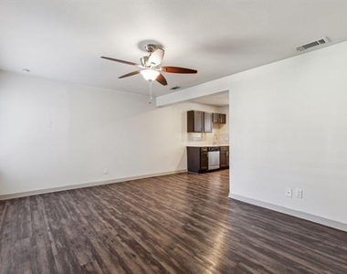 4627 Munger Avenue - Photo Thumbnail 4