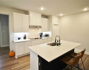 218 Mockingbird Drive - Photo Thumbnail 1