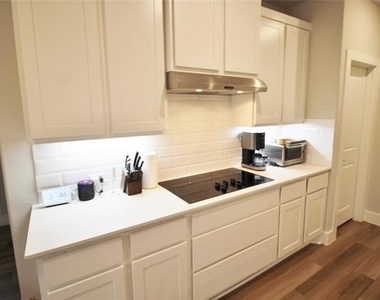 218 Mockingbird Drive - Photo Thumbnail 3