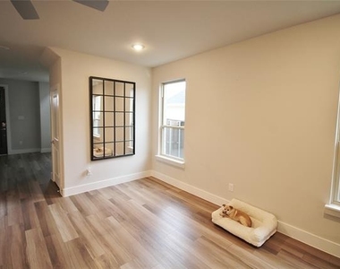 218 Mockingbird Drive - Photo Thumbnail 7