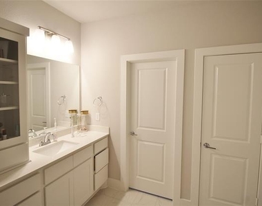 218 Mockingbird Drive - Photo Thumbnail 18