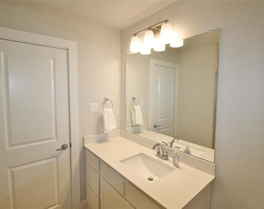 218 Mockingbird Drive - Photo Thumbnail 20