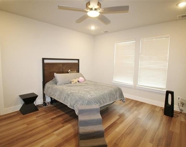 218 Mockingbird Drive - Photo Thumbnail 15