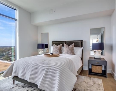 8119 Douglas Avenue - Photo Thumbnail 8
