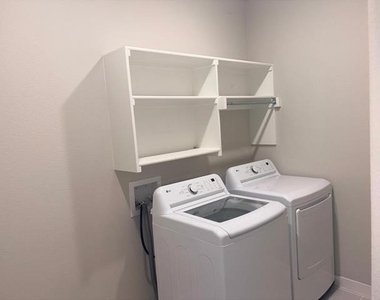 1404 Mahogany Drive - Photo Thumbnail 20