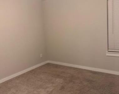 1404 Mahogany Drive - Photo Thumbnail 12