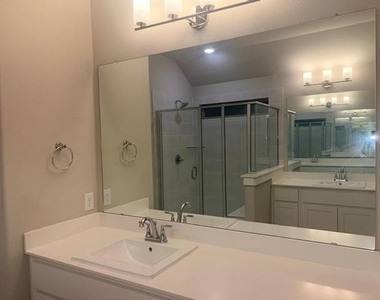 1404 Mahogany Drive - Photo Thumbnail 16