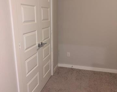 1404 Mahogany Drive - Photo Thumbnail 11