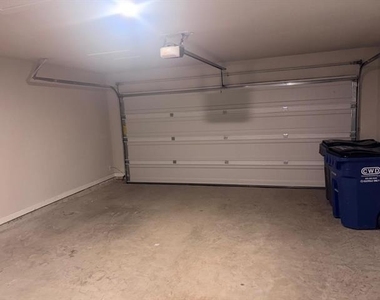 1404 Mahogany Drive - Photo Thumbnail 7