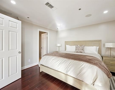 5909 Luther Lane - Photo Thumbnail 18