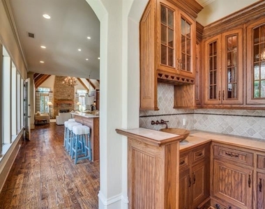 2782 Montreaux Drive - Photo Thumbnail 12