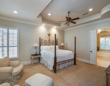 2782 Montreaux Drive - Photo Thumbnail 3