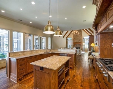 2782 Montreaux Drive - Photo Thumbnail 10