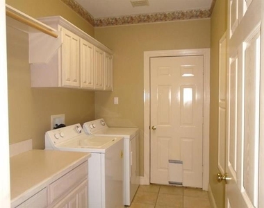 6905 Vista Ridge Court - Photo Thumbnail 6