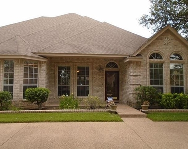 6905 Vista Ridge Court - Photo Thumbnail 2