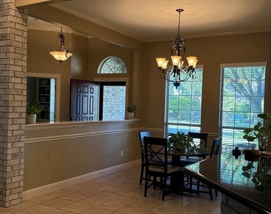6905 Vista Ridge Court - Photo Thumbnail 16
