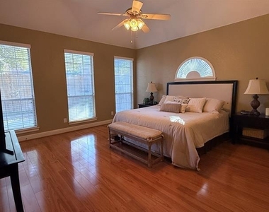 6905 Vista Ridge Court - Photo Thumbnail 20
