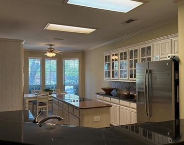 6905 Vista Ridge Court - Photo Thumbnail 17