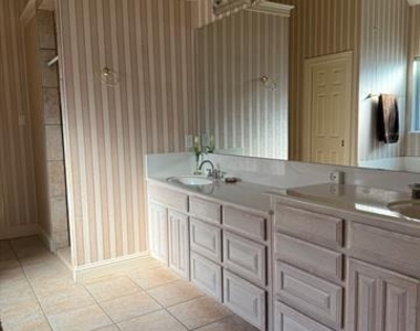 6905 Vista Ridge Court - Photo Thumbnail 19