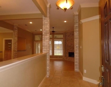 6905 Vista Ridge Court - Photo Thumbnail 7